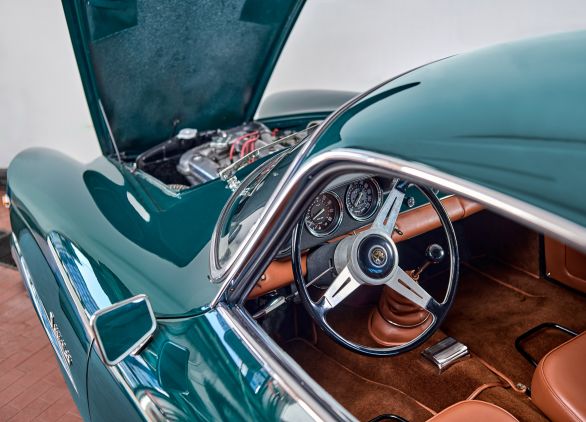 Arbeiten an Innenausstattung bei Klos Oldtimertechnik